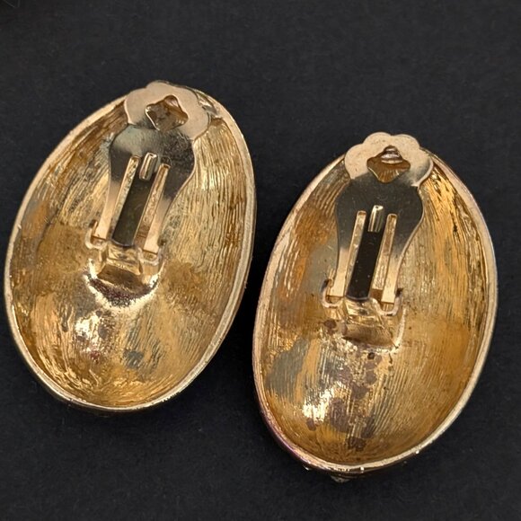 Vintage black enamel clip on earrings with gold and cz accents - Picture 5 of 8